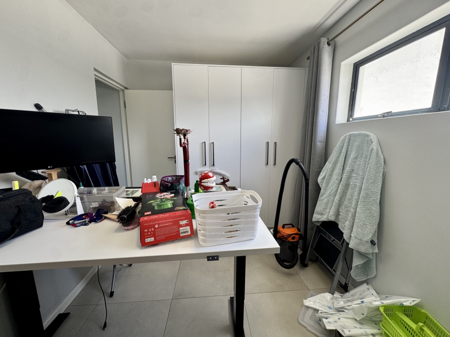 To Let 2 Bedroom Property for Rent in Waves Edge Western Cape